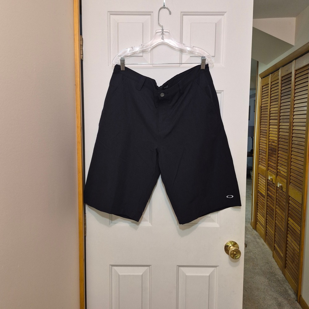 Oakley Mens 38W Golf Shorts Black Flat Front Performance Activewear RN 96548